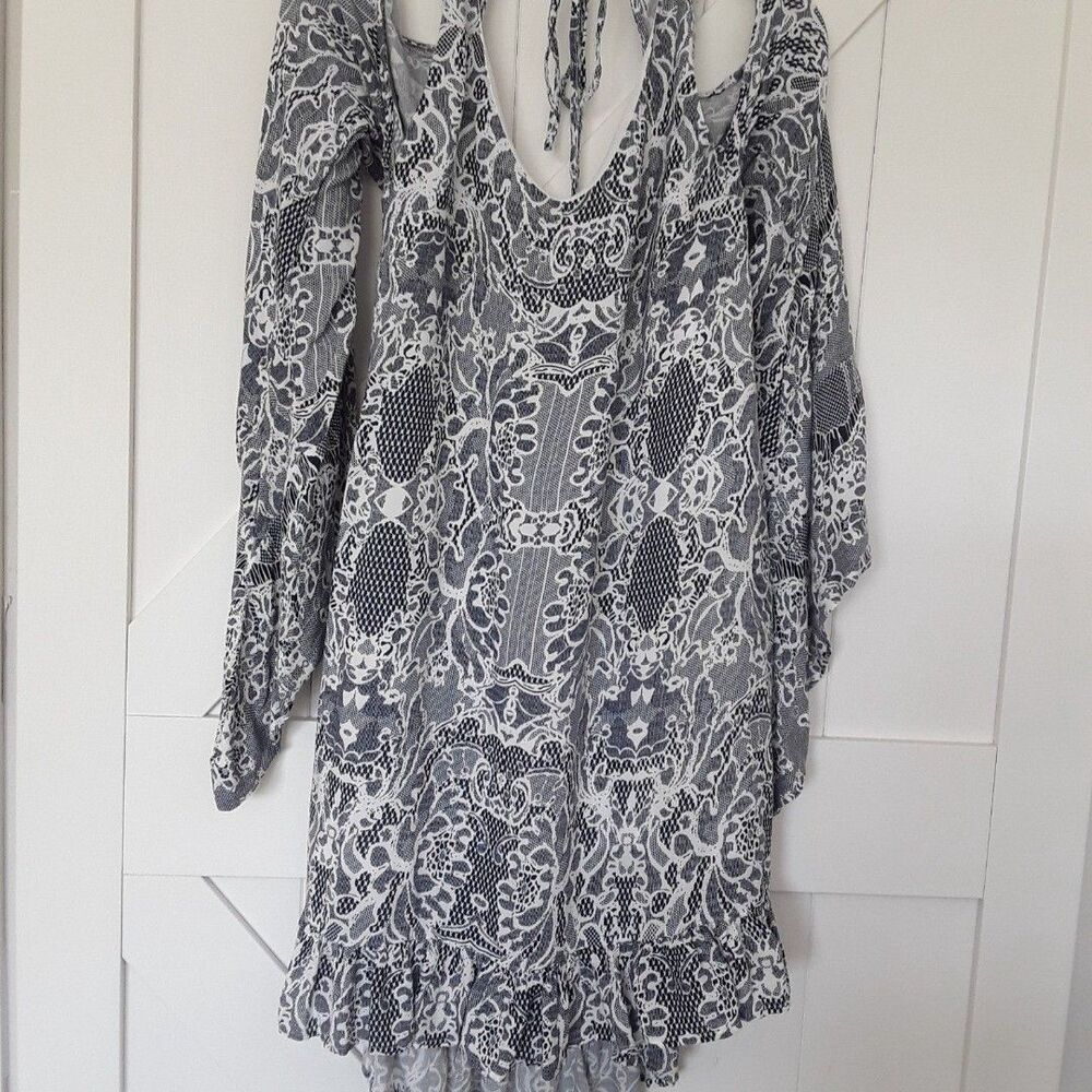 LARGE DRESS - Picture 4 of 4